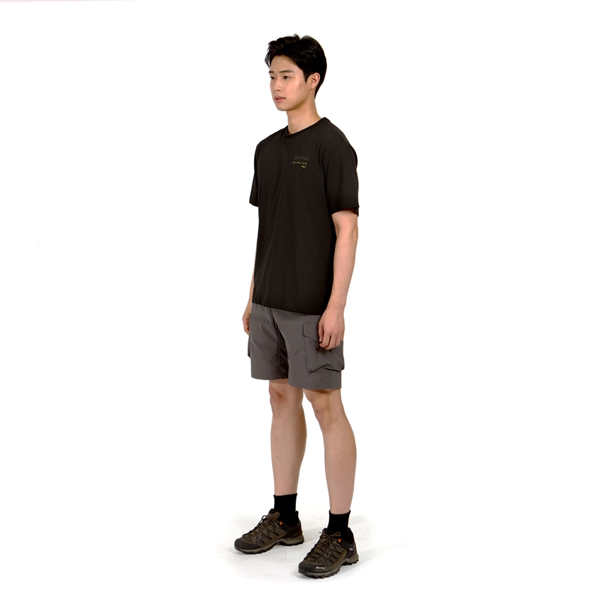 남성 뜨레 치메 살레와 그래픽 반팔 티셔츠 8